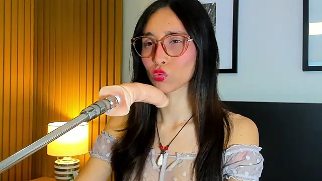 Snapshot of doll_bella_ chatting on July 2026 07:54:01 PM doll bella online show from July 2026 07:54:01 PM