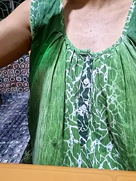 Snapshot of Melody_Shyla chatting on October 2025 09:42:02 PM Melody Shyla online show from October 2025 09:42:02 PM