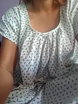 Snapshot of Melody_Shyla chatting on December 2025 03:27:02 AM Melody Shyla online show from December 2025 03:27:02 AM