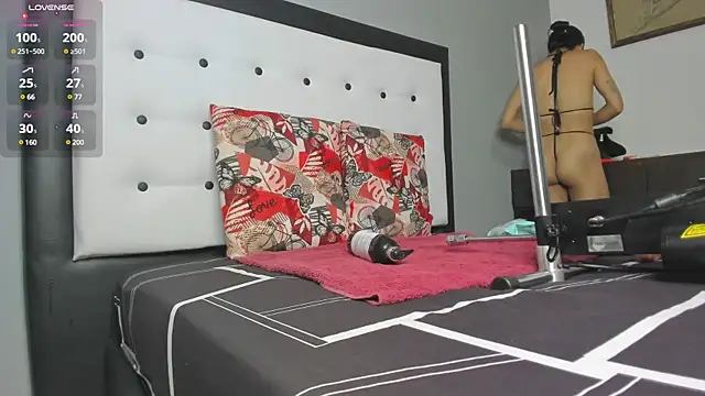 valeria hurtado online show from February 2025 02:03:01 AM