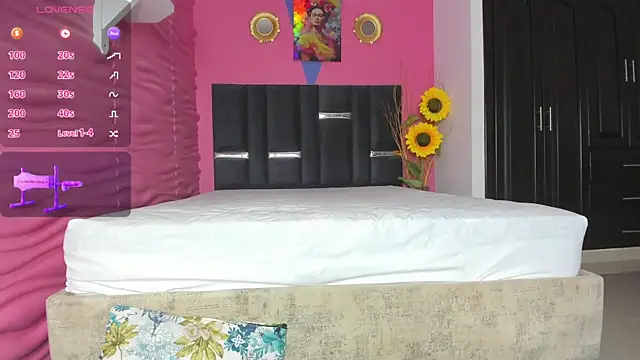 valeria hurtado online show from March 2025 03:07:01 AM