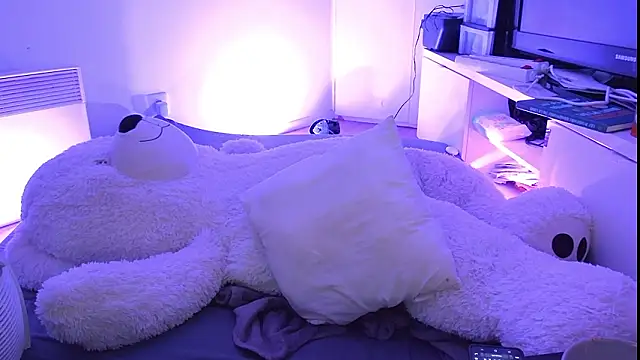 CeriseLapine online show from February 2026 06:06:01 PM