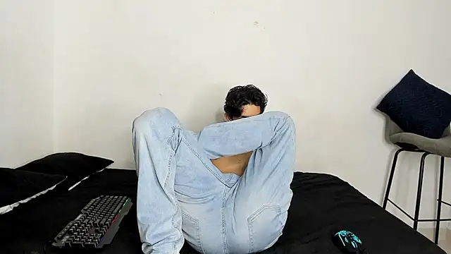 Snapshot of evanscollins chatting on December 2025 09:44:01 PM evanscollins online show from December 2025 09:44:01 PM