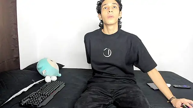 Snapshot of evanscollins chatting on January 2026 12:25:01 AM evanscollins online show from January 2026 12:25:01 AM