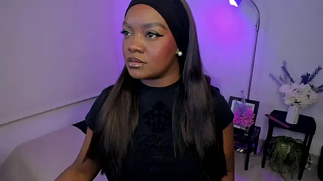 Im Maria online show from November 2025 01:06:01 AM