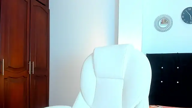 kathyajhonss online show from July 2026 10:56:01 PM