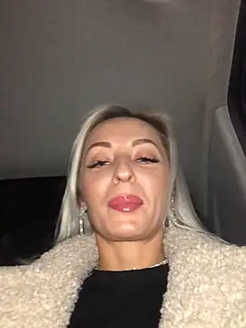 Diamond Bunny  online show from December 2024 02:07:01 PM