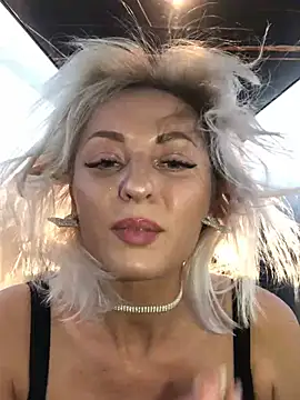 Diamond Bunny  online show from December 2024 06:54:02 PM