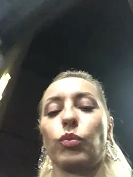 Diamond Bunny  online show from January 2025 05:11:01 PM