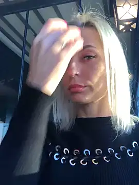 Diamond Bunny  online show from February 2025 02:38:02 PM