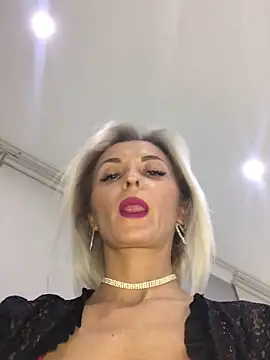 Diamond Bunny  online show from February 2025 05:09:02 PM