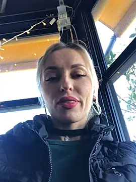 Diamond Bunny  online show from February 2025 12:29:02 PM