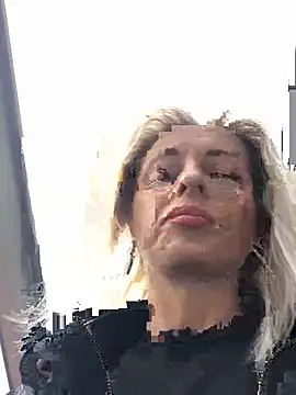 Diamond Bunny  online show from March 2025 02:01:02 PM