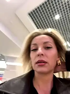 Diamond Bunny  online show from November 2025 11:32:02 AM