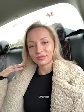 Diamond Bunny  online show from February 2026 01:22:01 PM