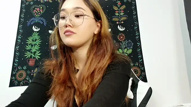 Jennatyan online show from September 2025 01:45:01 PM