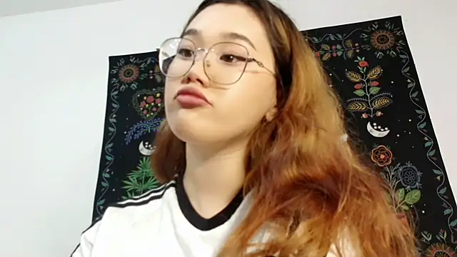 Jennatyan online show from September 2025 12:31:02 PM