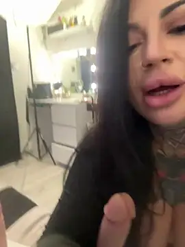 Snapshot of krysstal003 chatting on January 2025 01:35:01 AM krysstal003 online show from January 2025 01:35:01 AM