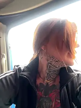 Snapshot of krysstal003 chatting on December 2025 09:51:01 AM krysstal003 online show from December 2025 09:51:01 AM