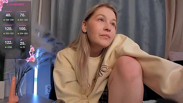 Snapshot of Colleen_Blake chatting on March 2025 03:06:01 PM Colleen Blake online show from March 2025 03:06:01 PM