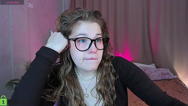 Snapshot of Colleen_Blake chatting on October 2025 04:19:02 PM Colleen Blake online show from October 2025 04:19:02 PM