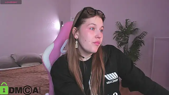 Snapshot of Colleen_Blake chatting on November 2025 05:00:01 PM Colleen Blake online show from November 2025 05:00:01 PM