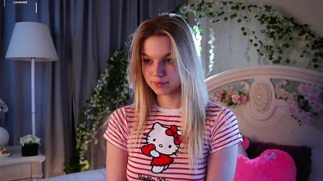 Snapshot of EdlinAlliston chatting on November 2025 02:35:01 PM EdlinAlliston online show from November 2025 02:35:01 PM