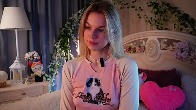 Snapshot of EdlinAlliston chatting on November 2025 02:07:01 PM EdlinAlliston online show from November 2025 02:07:01 PM