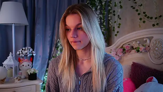 Snapshot of EdlinAlliston chatting on December 2025 02:22:02 PM EdlinAlliston online show from December 2025 02:22:02 PM