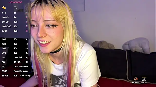 Cloe five online show from October 2025 10:53:02 PM