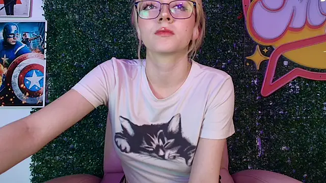 Cloe five online show from December 2025 08:02:02 PM