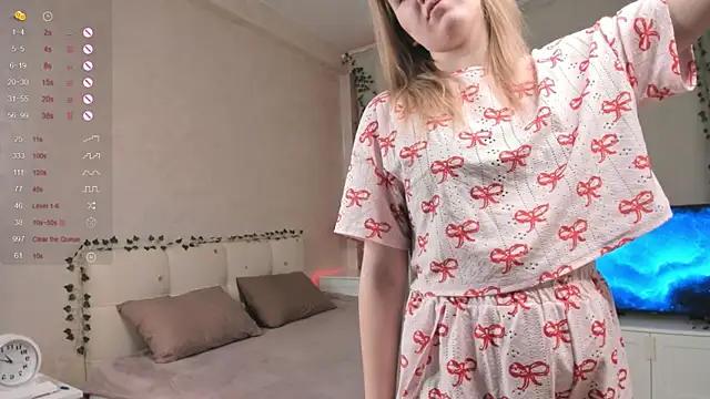 Snapshot of RexanneBlincoe chatting on December 2024 01:13:02 AM RexanneBlincoe online show from December 2024 01:13:02 AM