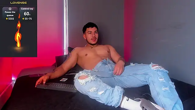 Snapshot of jeisonstark chatting on November 2025 12:15:02 PM jeisonstark online show from November 2025 12:15:02 PM