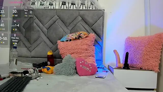 Snapshot of alicee_18 chatting on September 2025 01:48:02 PM alicee 18 online show from September 2025 01:48:02 PM