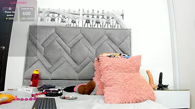 Snapshot of alicee_18 chatting on September 2025 01:49:01 PM alicee 18 online show from September 2025 01:49:01 PM