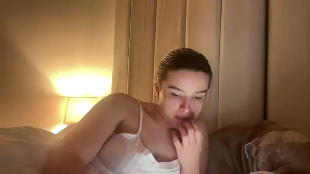 maisiesmithx online show from March 2026 12:05:01 AM