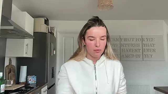 maisiesmithx online show from April 2026 03:37:01 PM