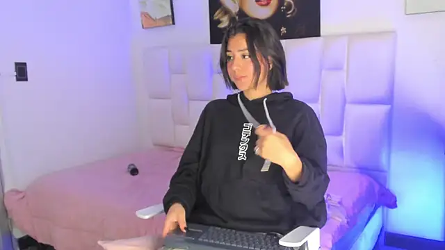 Snapshot of Antonella_Fontanna chatting on January 2025 08:10:02 AM Antonella Fontanna online show from January 2025 08:10:02 AM