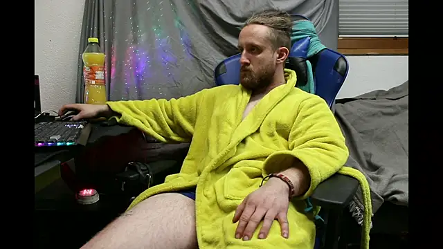 Snapshot of DrownMentallyyy chatting on January 2025 06:05:01 AM DrownMentallyyy online show from January 2025 06:05:01 AM