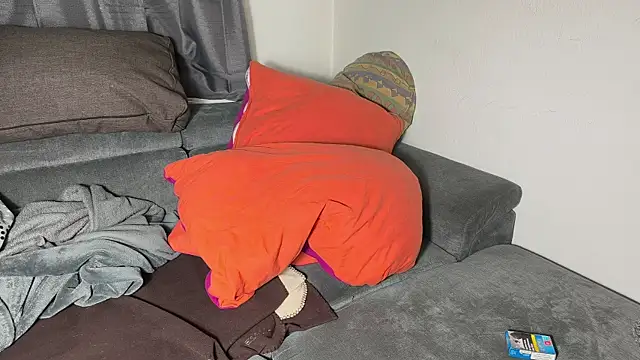 DrownMentallyyy online show from April 2026 01:05:02 AM