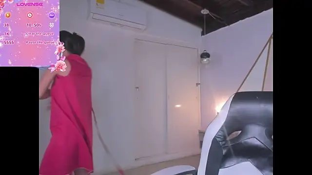 Snapshot of coraltaylor chatting on December 2024 03:27:01 PM coraltaylor online show from December 2024 03:27:01 PM