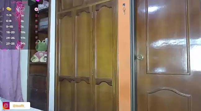 Snapshot of cuttebabe_ chatting on January 2025 12:11:01 AM cuttebabe  online show from January 2025 12:11:01 AM