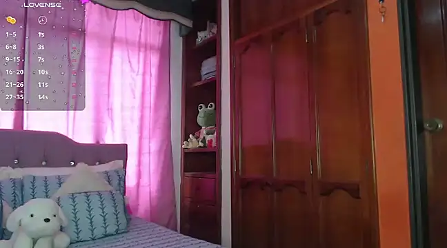 Snapshot of cuttebabe_ chatting on February 2025 07:56:01 PM cuttebabe  online show from February 2025 07:56:01 PM