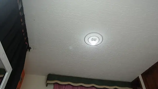 Snapshot of cuttebabe_ chatting on March 2025 11:07:01 PM cuttebabe  online show from March 2025 11:07:01 PM