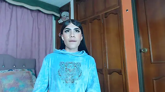 Snapshot of cuttebabe_ chatting on March 2025 11:32:01 PM cuttebabe  online show from March 2025 11:32:01 PM