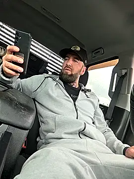 Beardedtattood online show from October 2025 02:04:01 PM