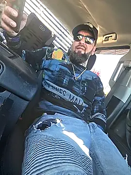 Beardedtattood online show from October 2025 01:45:02 PM