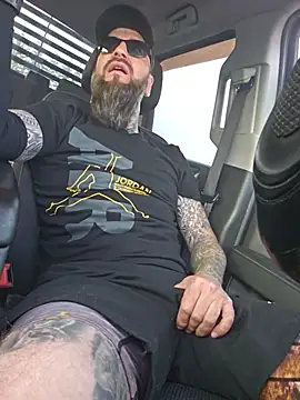Snapshot of Beardedtattood chatting on June 2026 10:24:02 AM Beardedtattood online show from June 2026 10:24:02 AM
