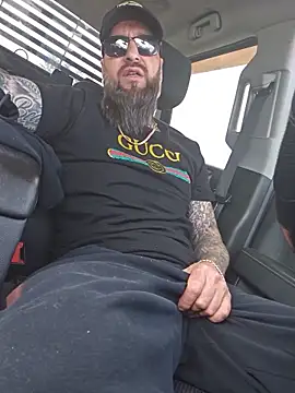 Snapshot of Beardedtattood chatting on June 2026 01:36:01 PM Beardedtattood online show from June 2026 01:36:01 PM