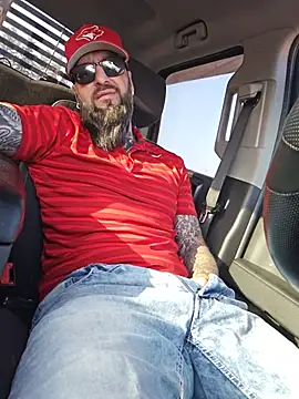 Snapshot of Beardedtattood chatting on July 2026 11:23:01 AM Beardedtattood online show from July 2026 11:23:01 AM